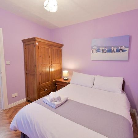 Ocean Breeze Apartment 拉辛赫 外观 照片