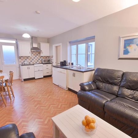 Ocean Breeze Apartment 拉辛赫 外观 照片