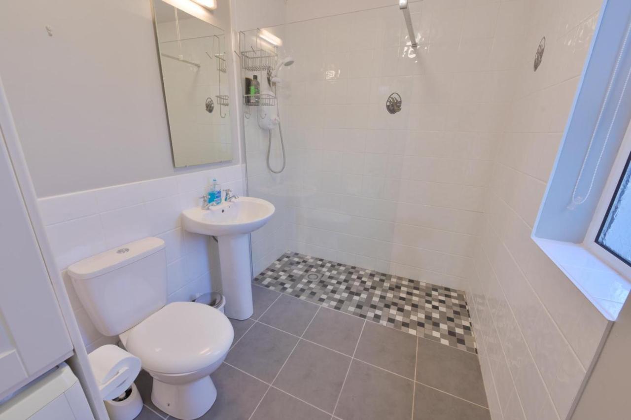 Ocean Breeze Apartment 拉辛赫 外观 照片